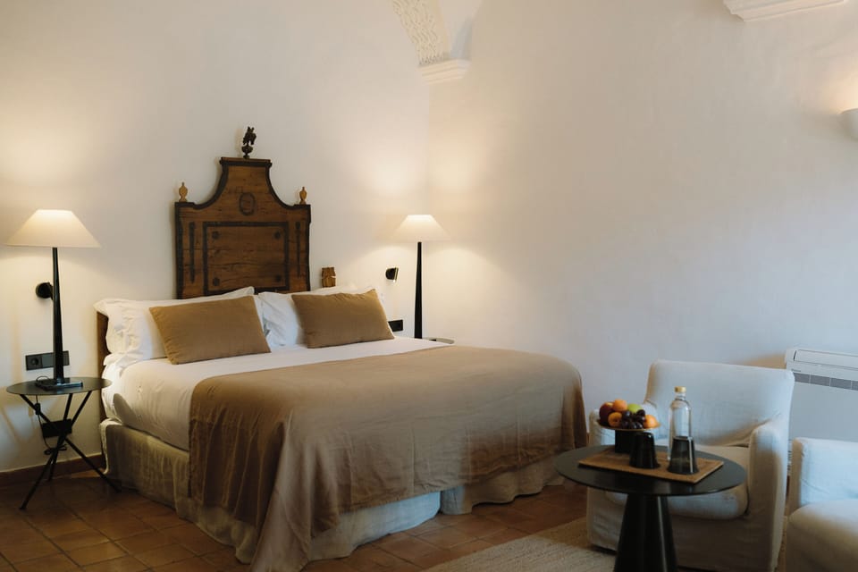 Masia Suite | Down comforters, minibar, in-room safe, desk
