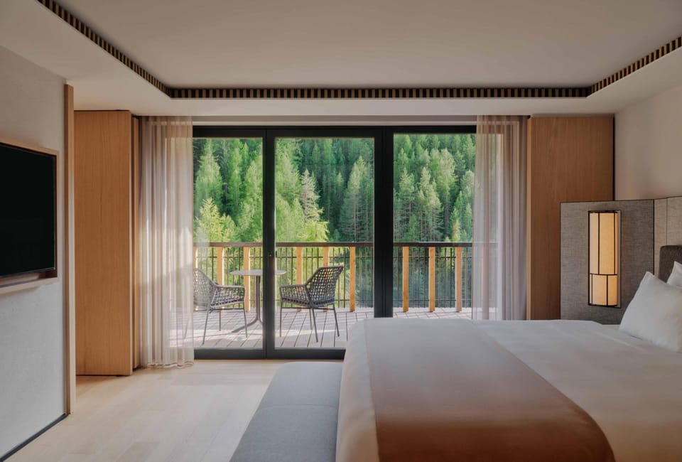 Premier Suite | Minibar, in-room safe, free WiFi