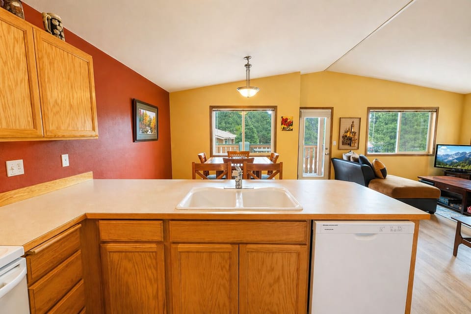 Condo, 3 Bedrooms | Interior
