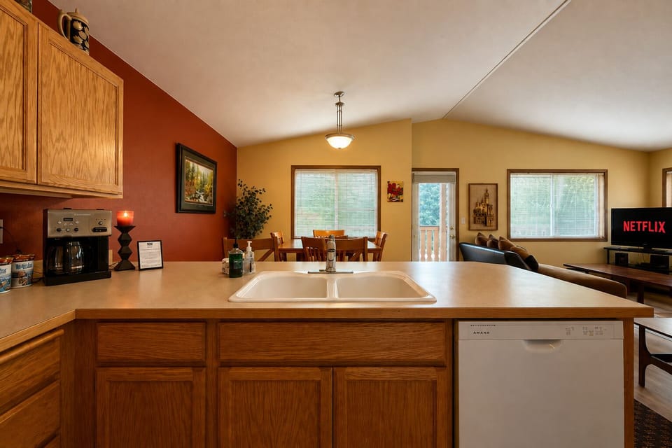 Condo, 3 Bedrooms | Interior