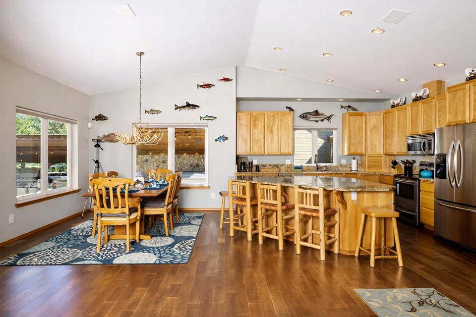 Cottage, 3 Bedrooms | Private kitchen | Fridge, oven, coffee/tea maker, toaster