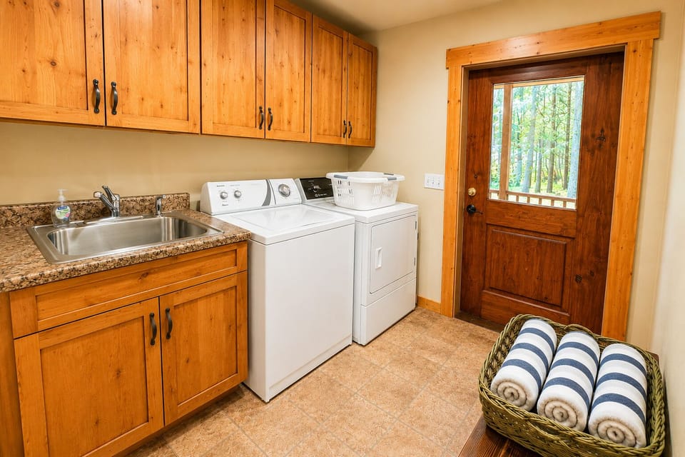 Getaway Moose 3 Bedroom Home by NW Comfy Cabins by RedAwning House in Washington