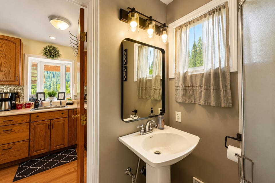 Beaver Hill Cabin Near Plain 2 Bedroom Home by NW Comfy Cabins by RedAwning Cabin in Washington