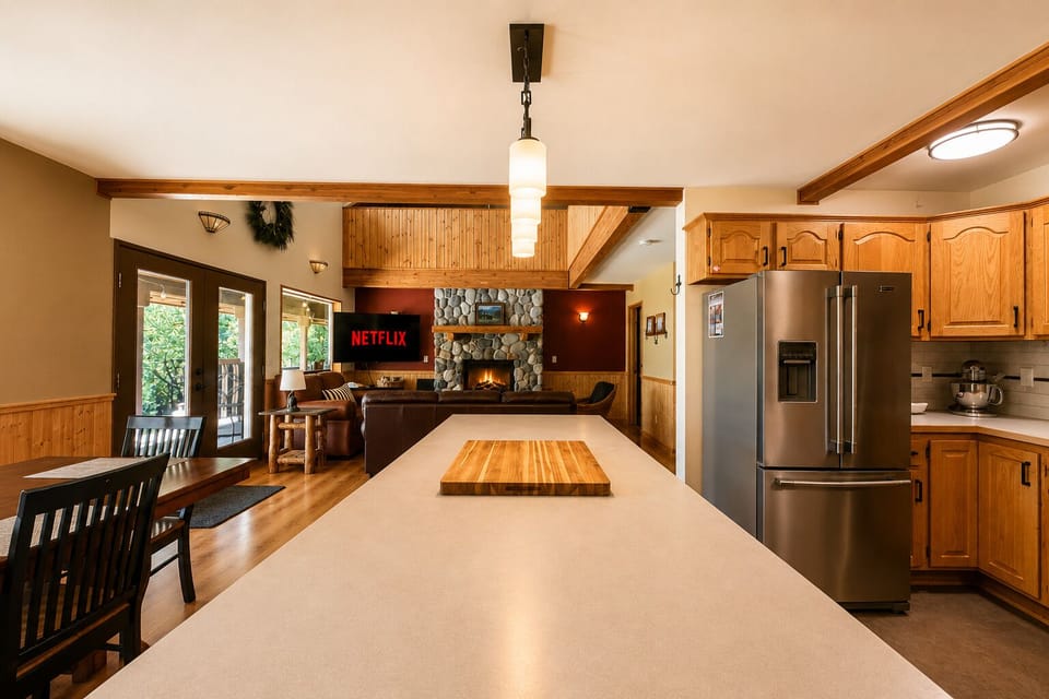 Cabin, 5 Bedrooms | Interior