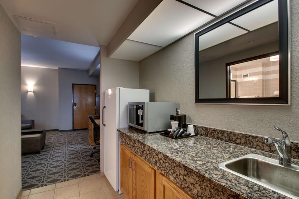 Fridge, microwave, coffee/tea maker