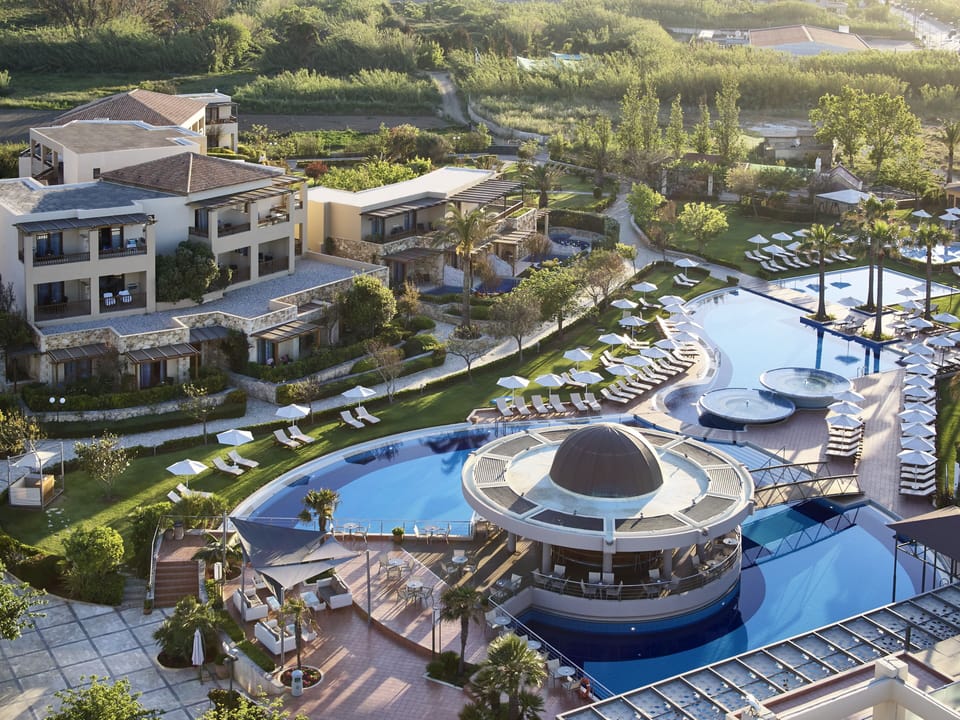 Indoor pool, 4 outdoor pools, pool umbrellas, sun loungers