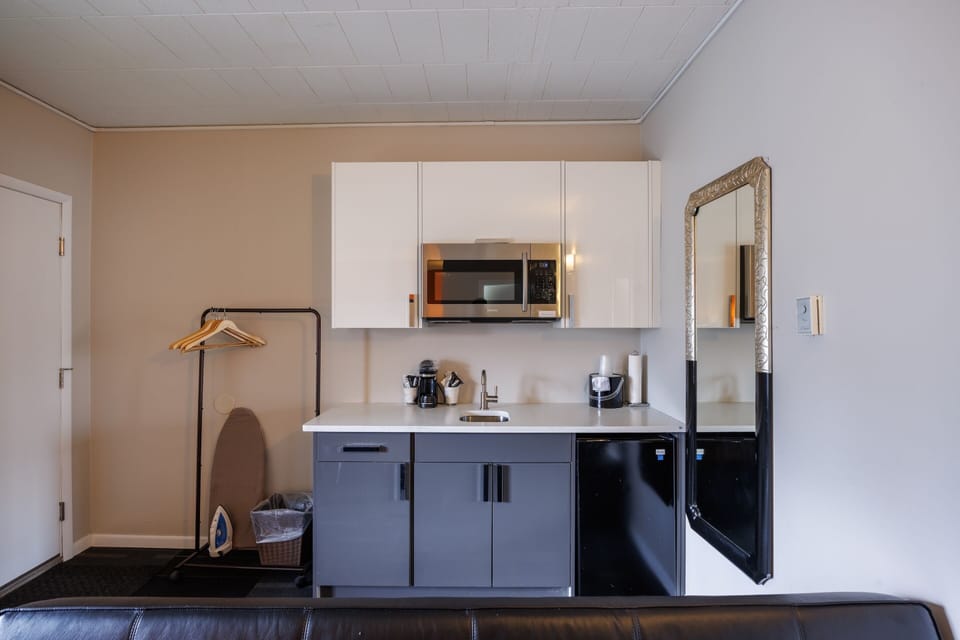 Executive Single Room, Non Smoking | Premium bedding, pillowtop beds, blackout drapes, soundproofing