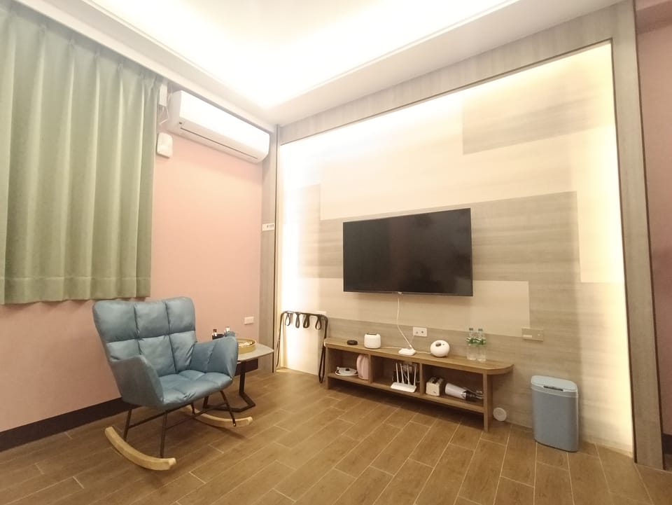Standard Double Room | Blackout drapes, iron/ironing board, free WiFi