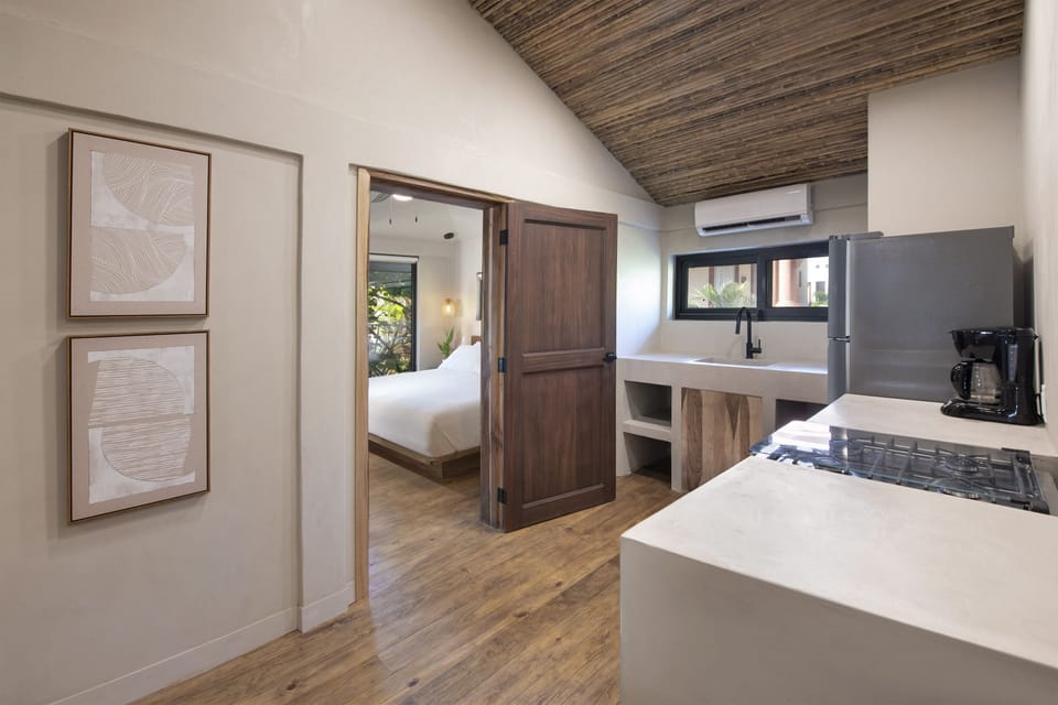 Deluxe Villa, 2 Bedrooms, Partial Ocean View | Private kitchen