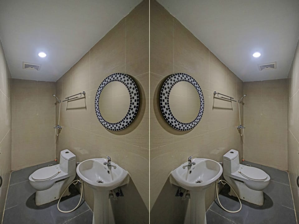 Standard Single Room | Bathroom | Shower, towels