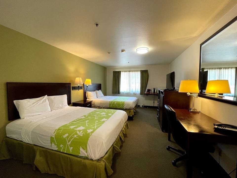 Classic Double Room | Pillowtop beds, iron/ironing board, free WiFi, bed sheets