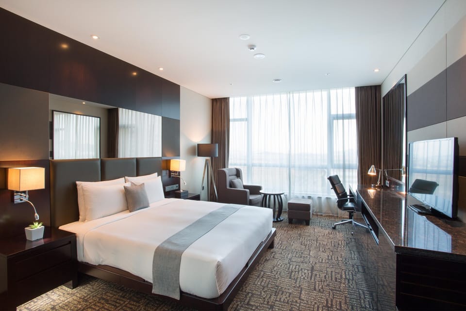 Deluxe Double (Extra Bed 1 included) | Minibar, in-room safe, individually decorated, individually furnished