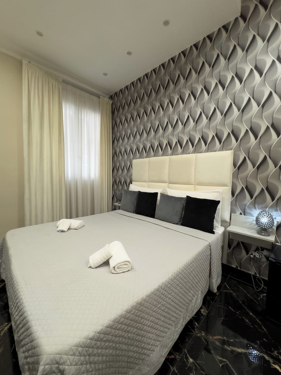Room (Denny) | Premium bedding, Select Comfort beds, minibar, individually furnished