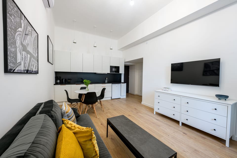 Apartment | Living room | 42-inch Smart TV with digital channels