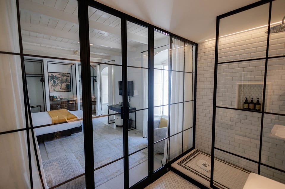 Junior Double Room | Bathroom | Shower, rainfall showerhead, hair dryer, bathrobes