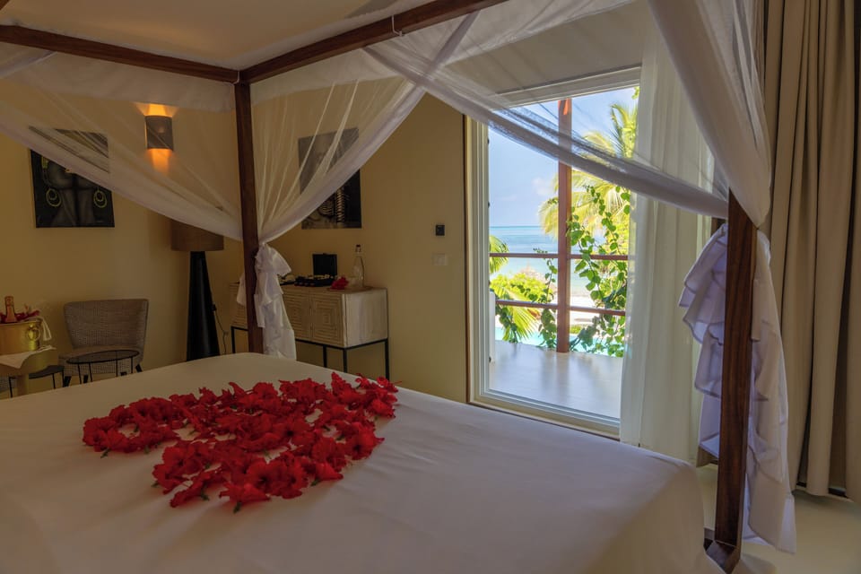 Loft Beach Front with Balcony | Premium bedding, memory foam beds, minibar, in-room safe