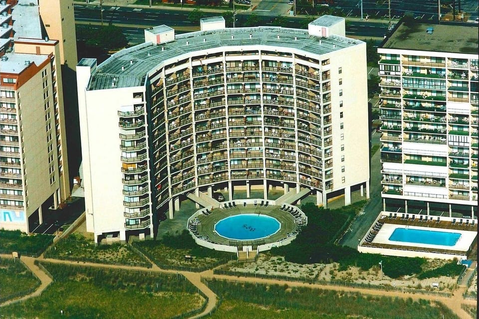 Condo, 2 Bedrooms | Exterior
