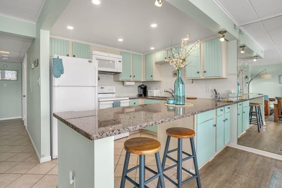 Condo, 2 Bedrooms | Private kitchen | Coffee/tea maker, fridge, toaster