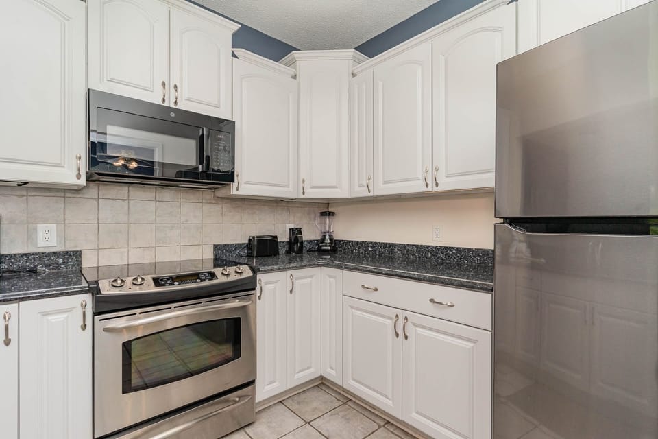 Villa, 3 Bedrooms | Private kitchen | Coffee/tea maker, fridge, oven, toaster