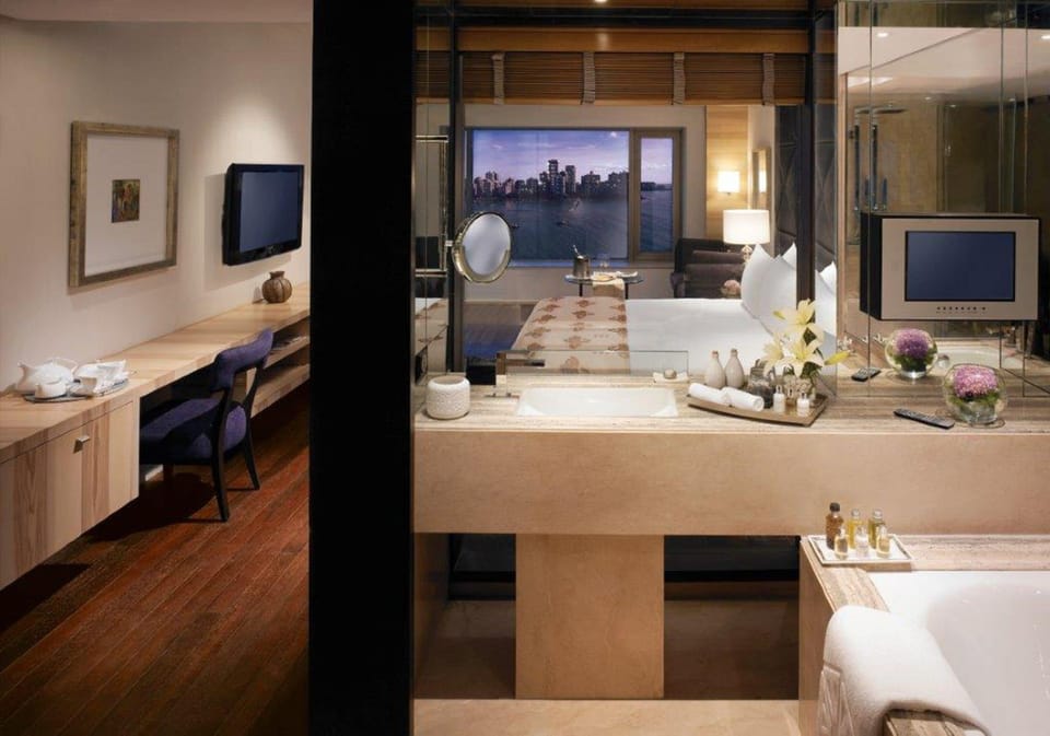 Taj Club, Club Room, 1 King Bed | Premium bedding, minibar, in-room safe, desk
