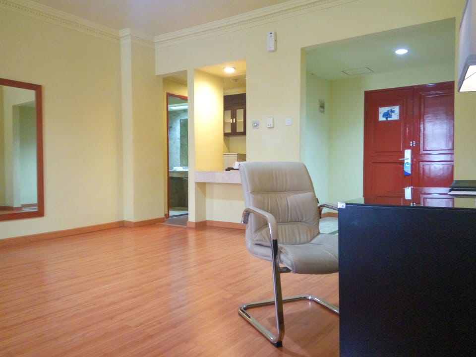 Family Suite, 2 Bedrooms | Living area | Flat-screen TV