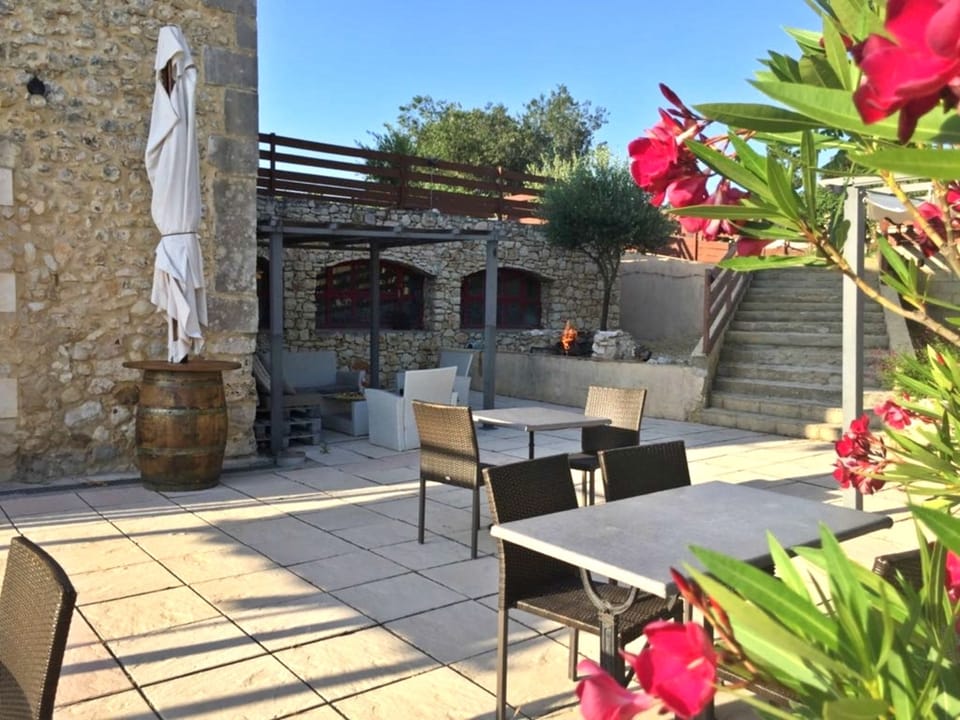 Mont Bouquet Lodge Hotel in Provence