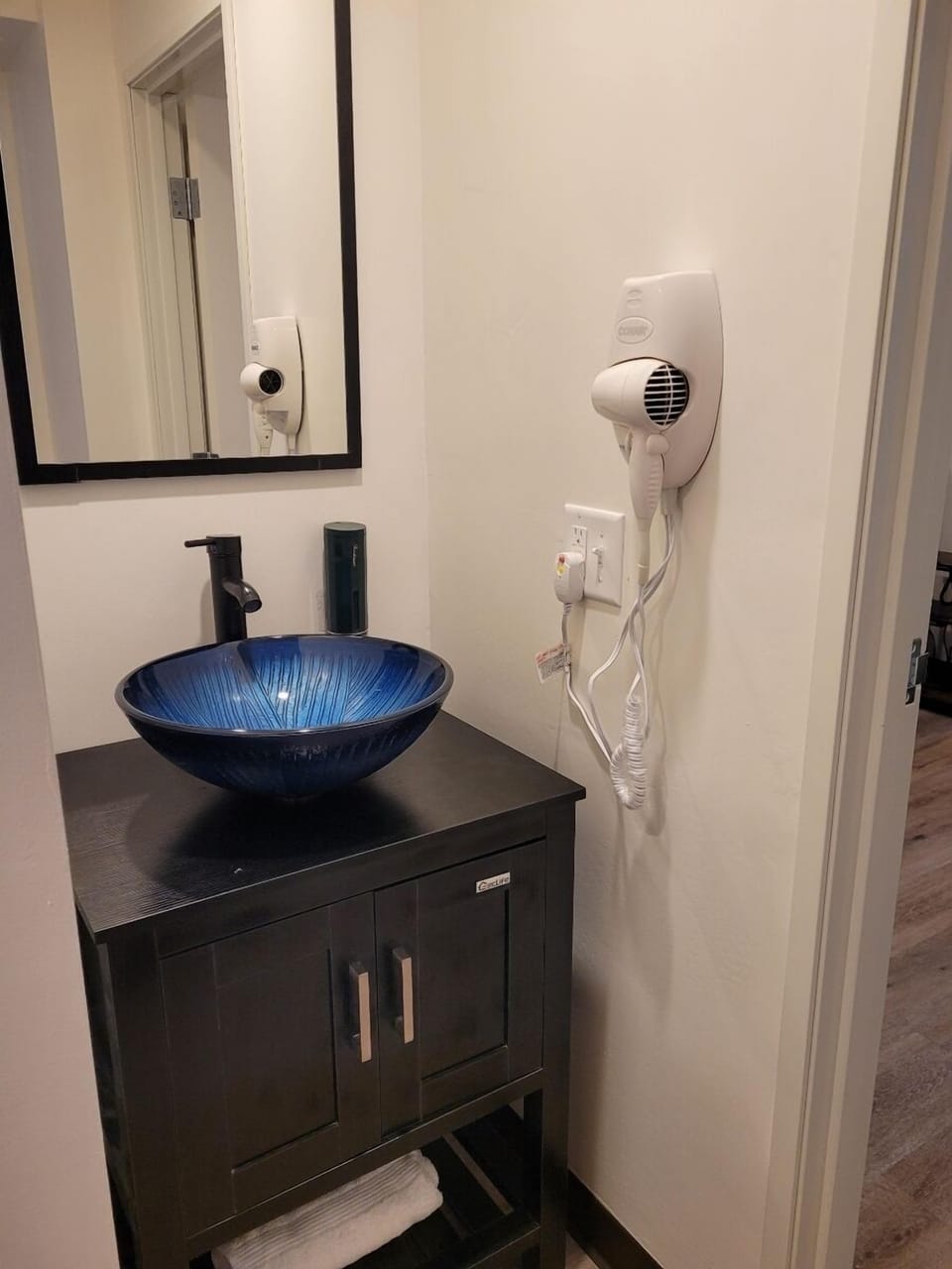 Deluxe Room | Individually decorated, individually furnished, desk, free WiFi