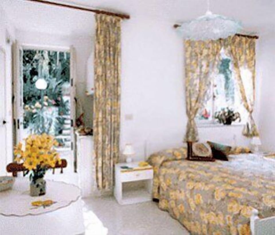 Superior Double Room | Cribs/infant beds