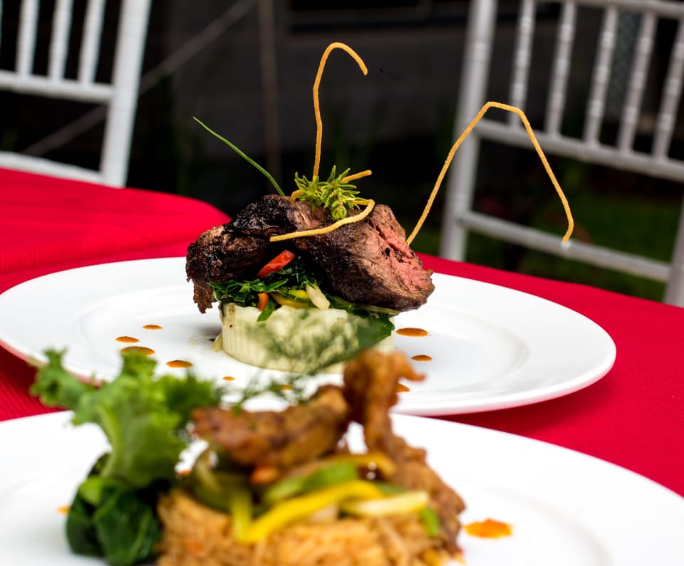 2 restaurants; lunch, dinner, and brunch served