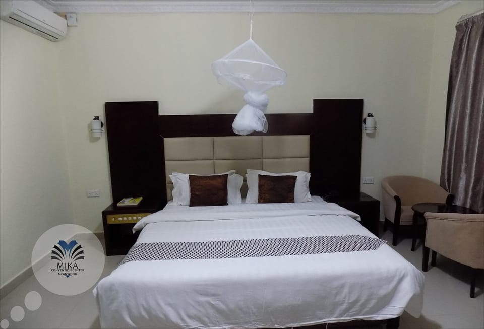 Minibar, in-room safe, desk, blackout drapes