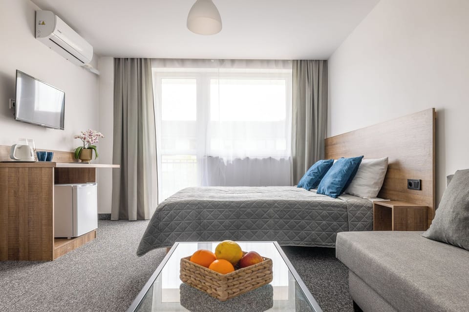 Comfort Quadruple Room | Iron/ironing board, free cribs/infant beds, travel crib, free WiFi