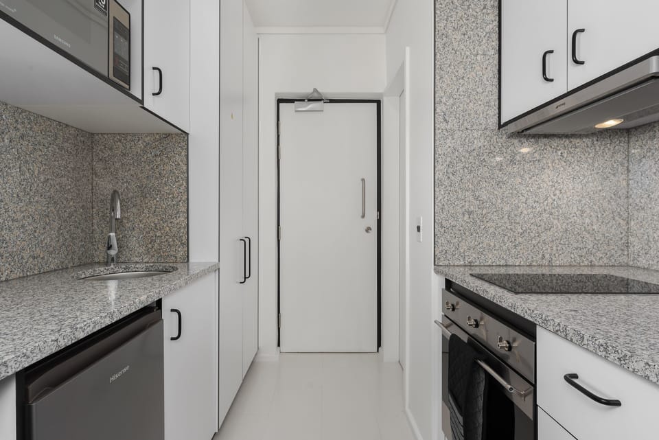 Luxury Studio | Private kitchen | Fridge, microwave, oven, stovetop