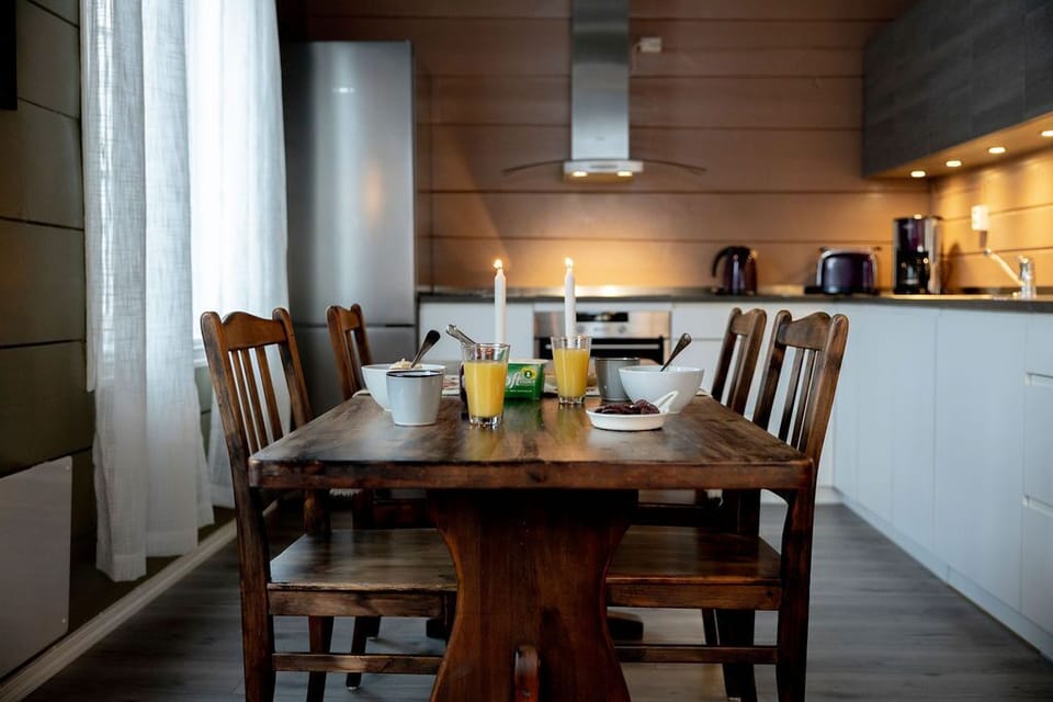 Superior House | Private kitchen | Full-size fridge, microwave, oven, stovetop