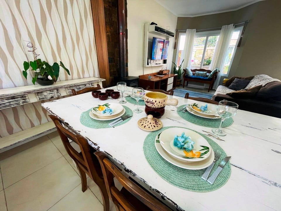 Basic Villa | Dining