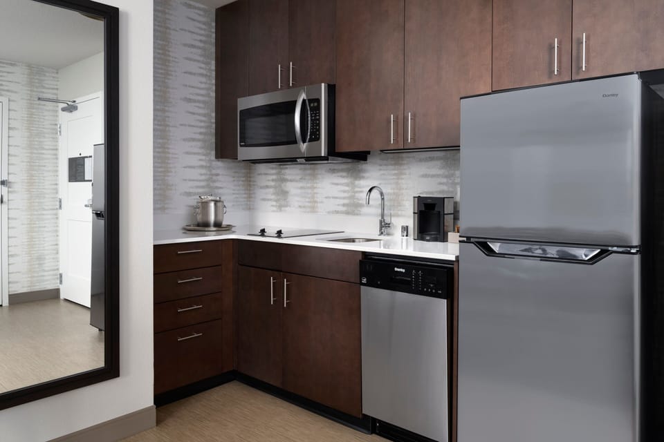Suite, 1 Bedroom (Mobility/Hearing Access, Roll-in Shwr) | Private kitchen | Full-size fridge, microwave, stovetop, dishwasher