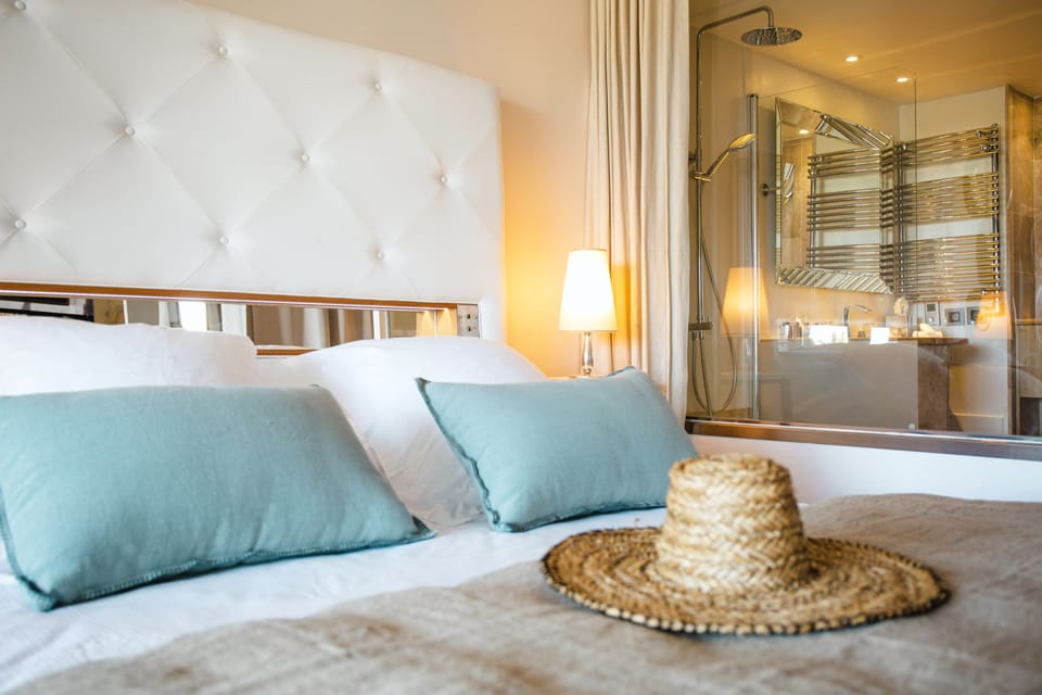 Deluxe Double Room | Premium bedding, minibar, in-room safe, individually decorated