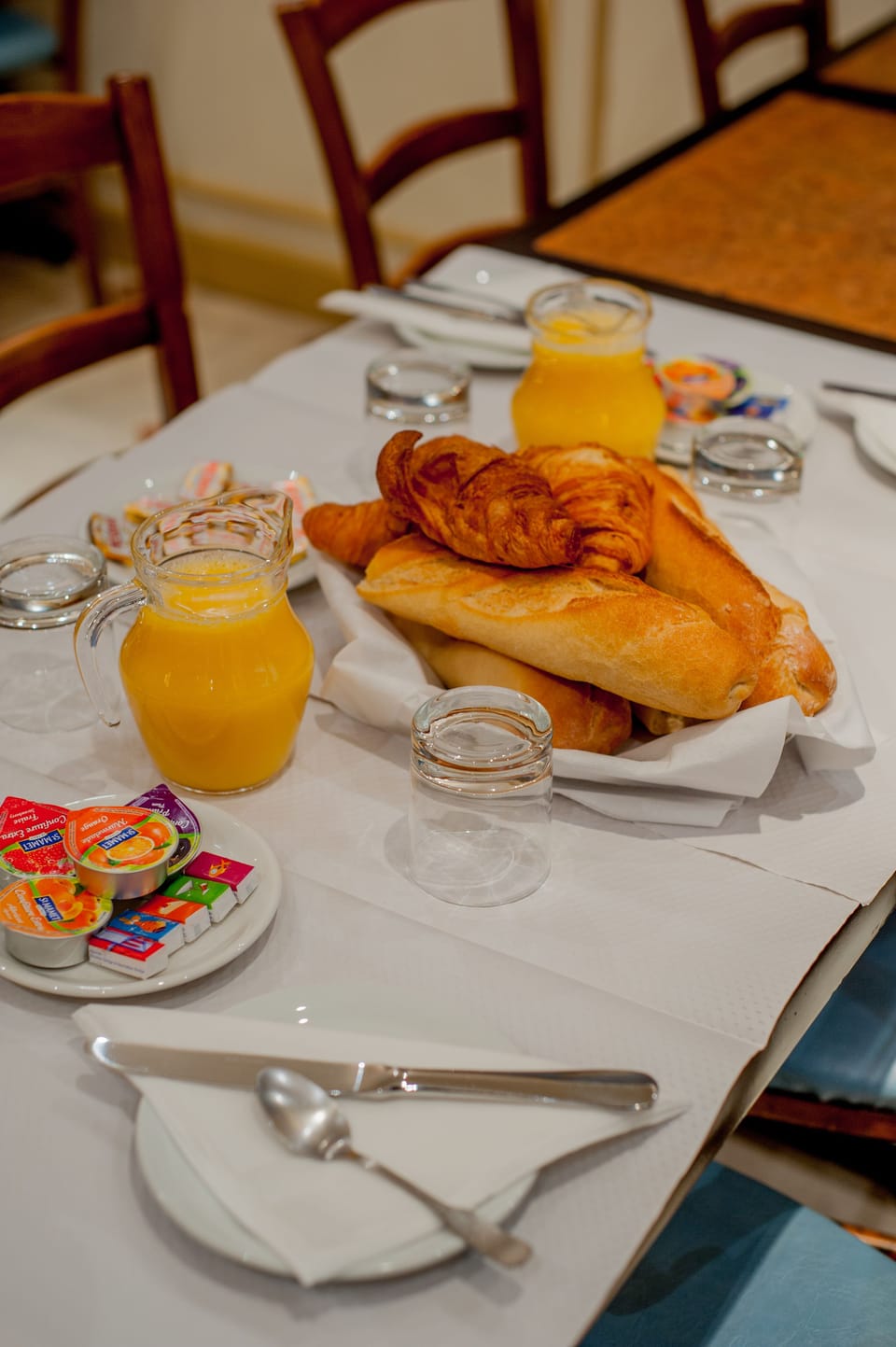 Daily continental breakfast for a fee