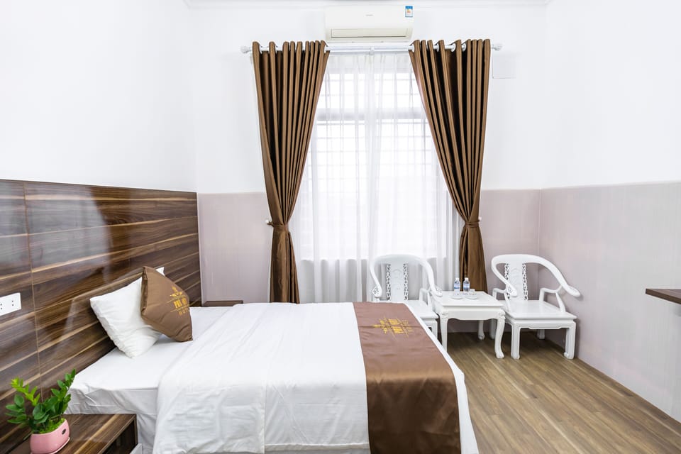 Deluxe Double Room | Premium bedding, pillowtop beds, desk, WiFi (free)
