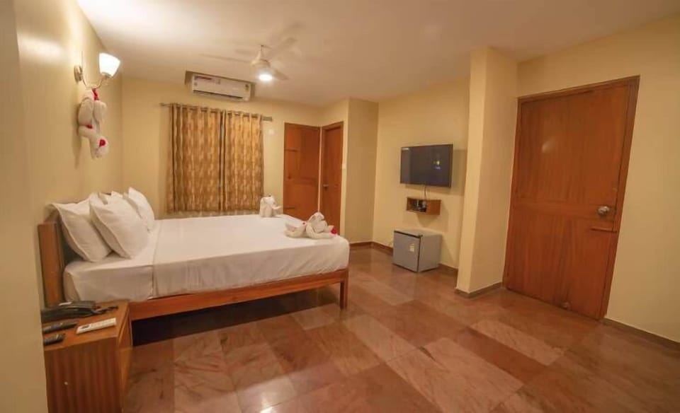 Deluxe Double Room, 1 King Bed | WiFi (free)