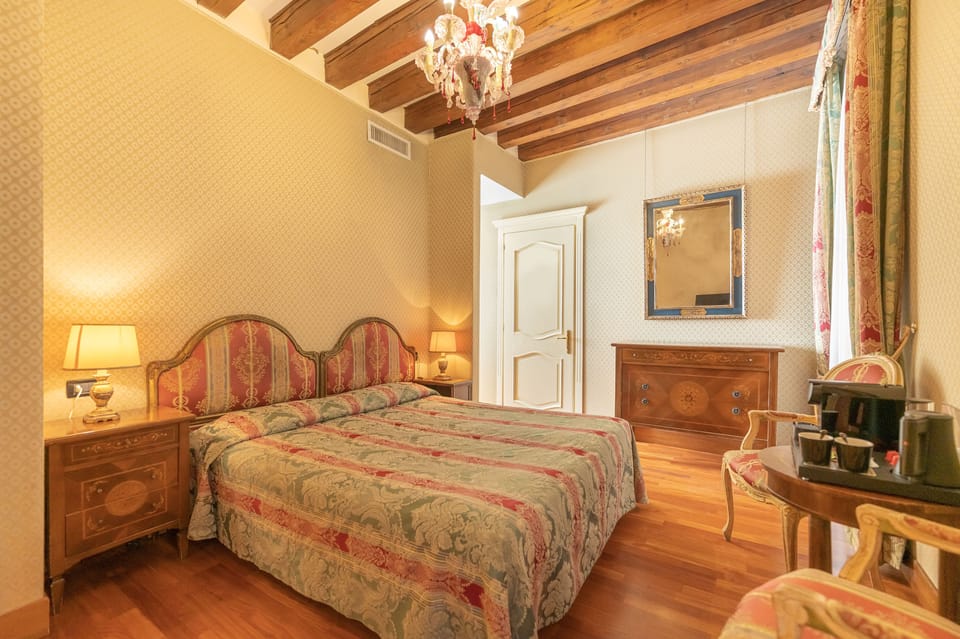 Comfort Room (202) | Minibar, free WiFi, bed sheets