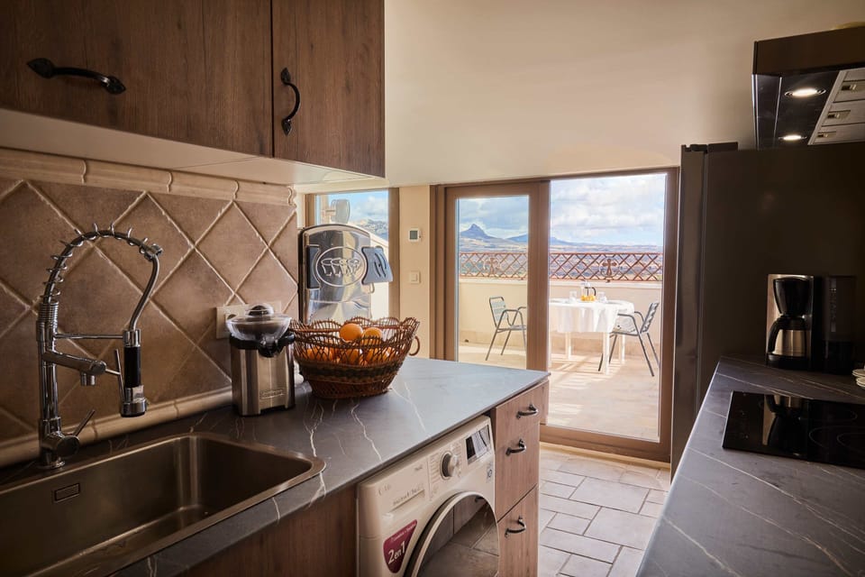Shared fridge, microwave, espresso maker, coffee/tea maker