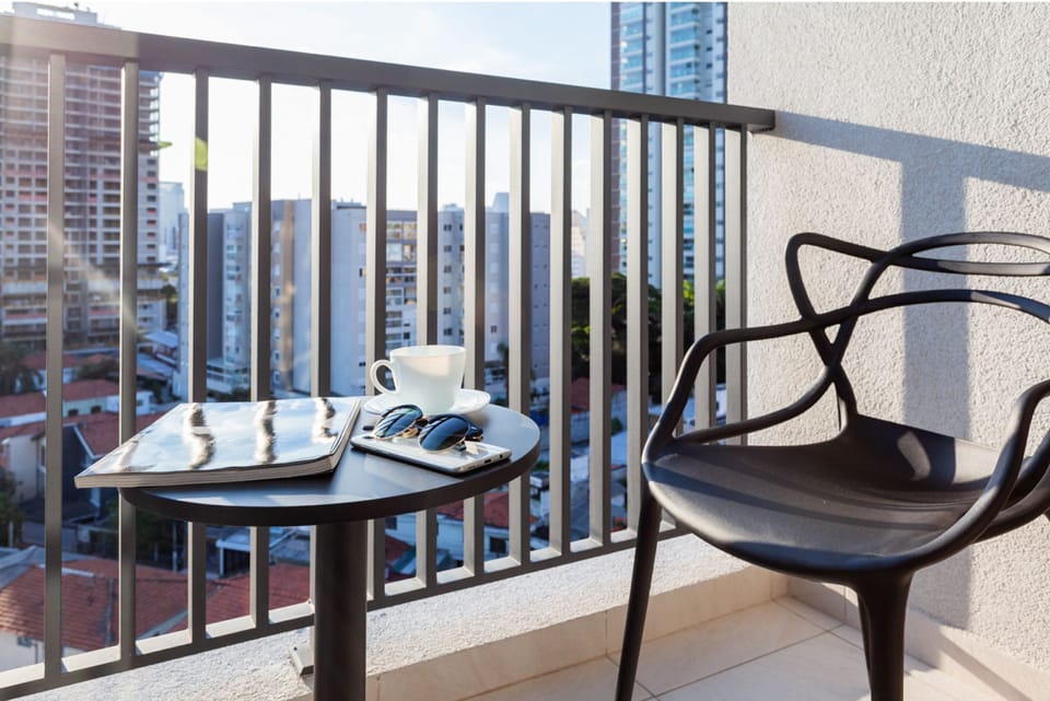Studio Casal | Living area | 40-inch Smart TV with digital channels, TV