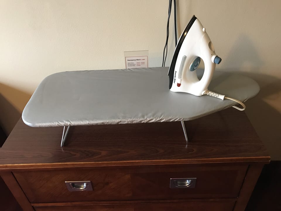 Room, 1 Queen Bed, Accessible | Iron/ironing board