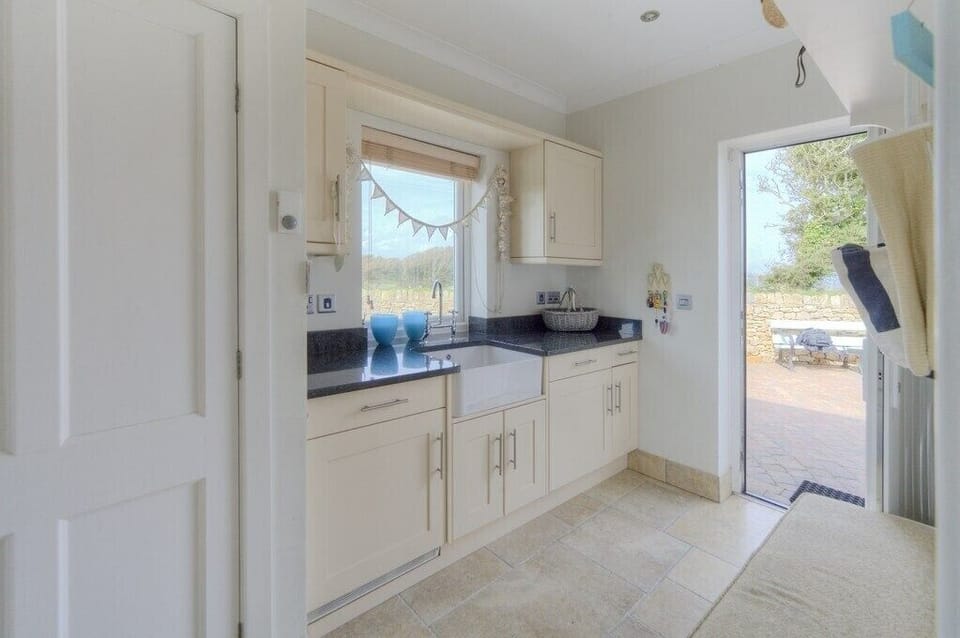 Fridge, dishwasher, electric kettle, toaster