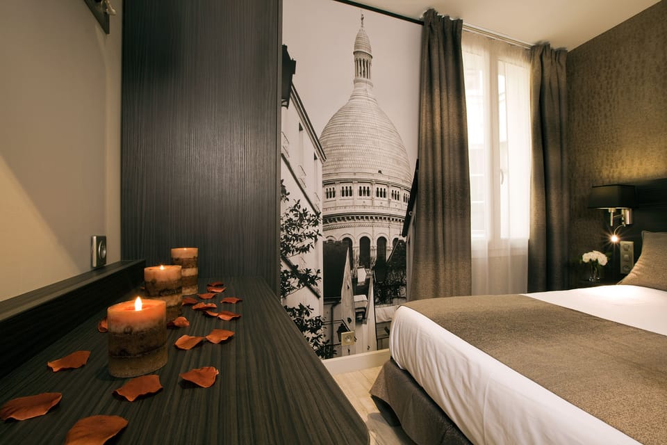 Double or Twin Room | In-room safe, desk, blackout drapes, soundproofing