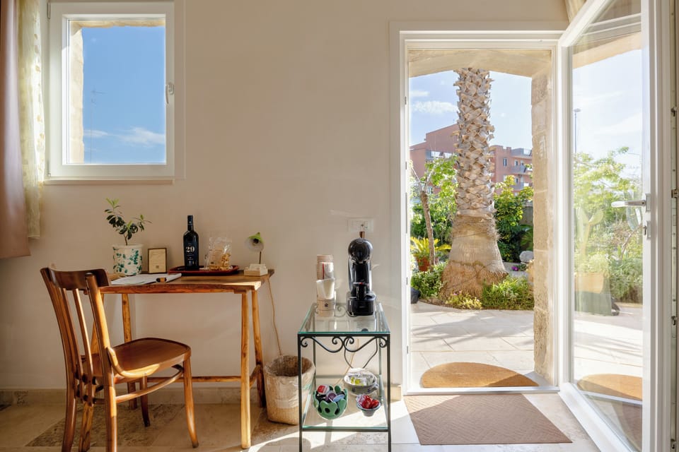 Traditional Room | Premium bedding, down comforters, memory foam beds, minibar
