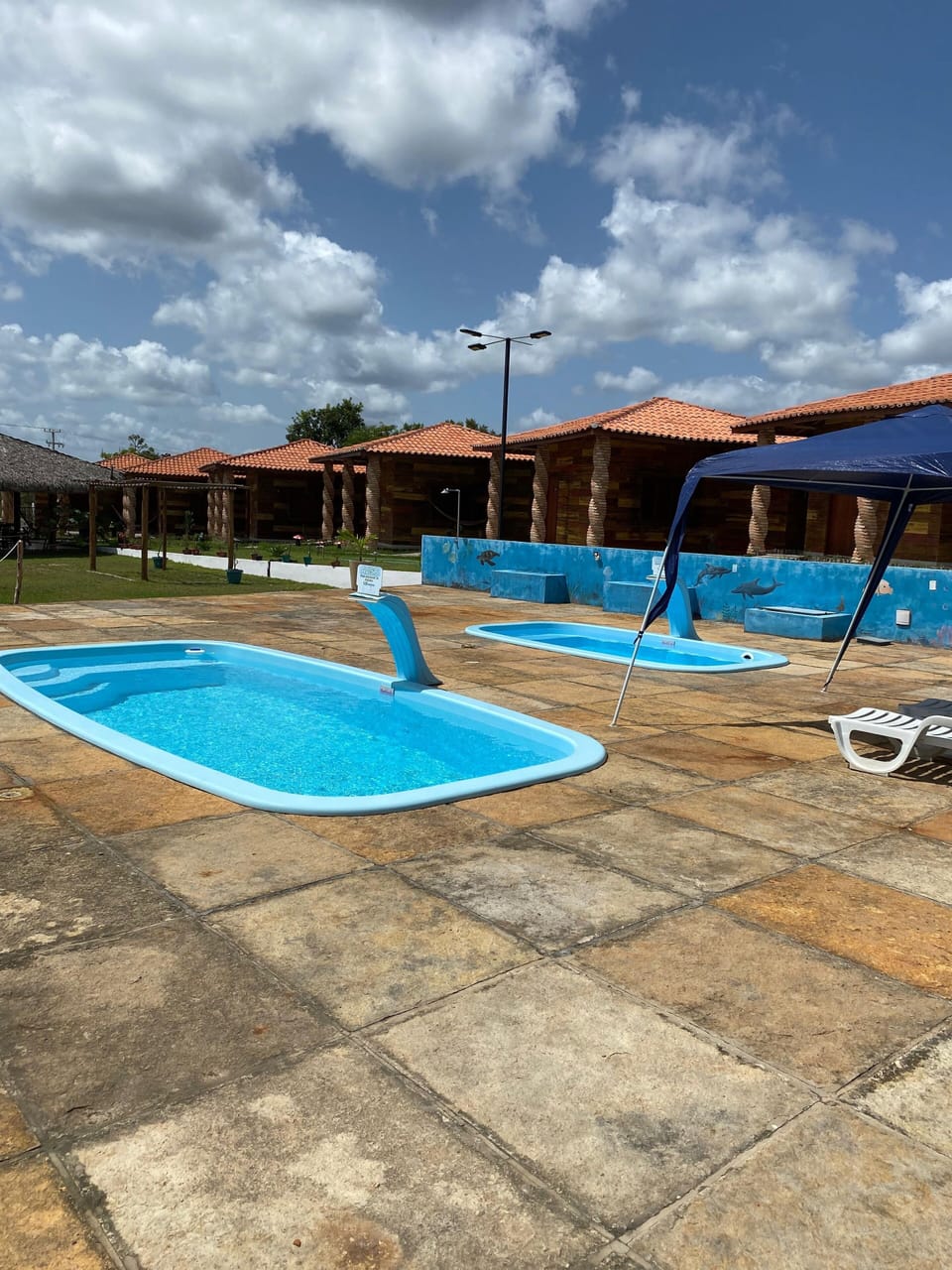 2 indoor pools, outdoor pool