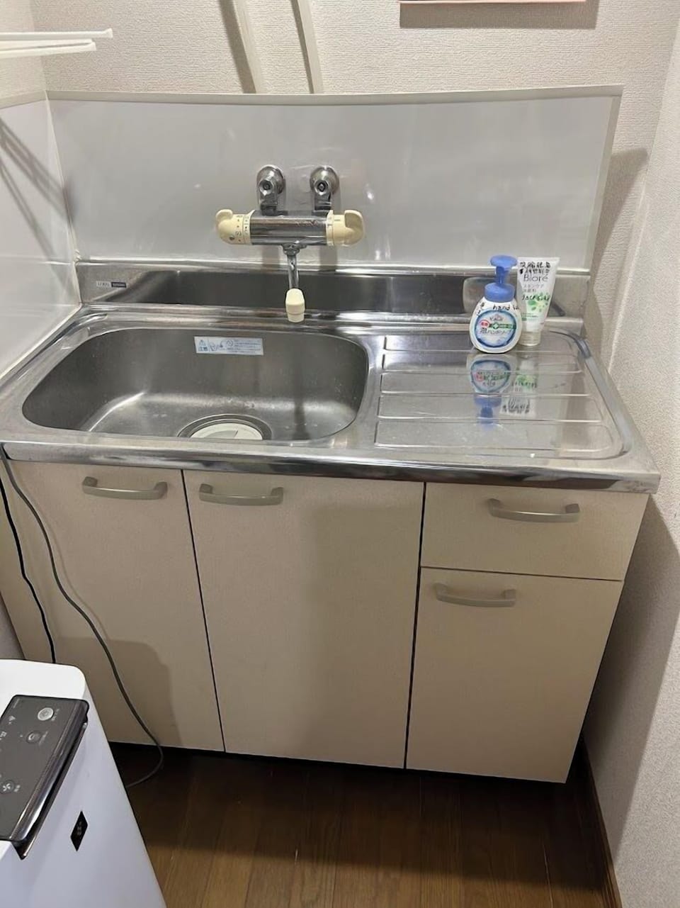 104 Economy Double Room, 1 Bedroom, Non Smoking | Down comforters, individually decorated, individually furnished