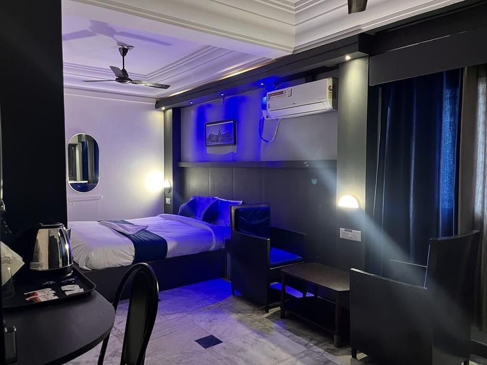 Economy Double Room | Egyptian cotton sheets, premium bedding, free WiFi