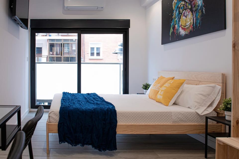 Superior Double Room, 1 Queen Bed, Ensuite | Desk, laptop workspace, soundproofing, iron/ironing board